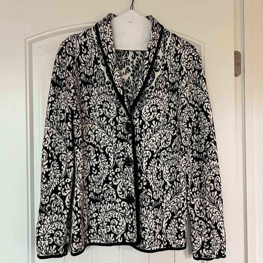 JM Collection Black and White Patterned Blazer